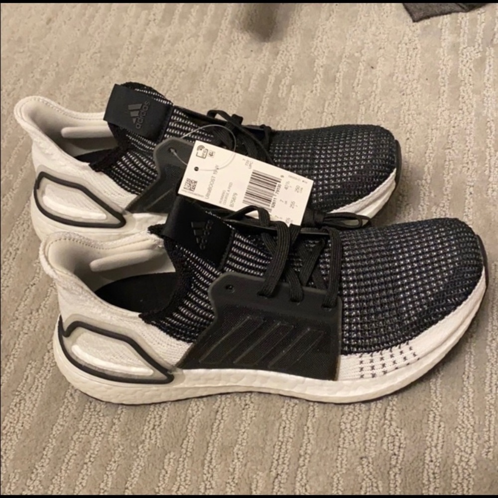 Women’s ultraboost adidas NEW